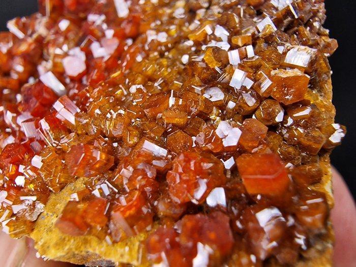 vanadiniet Meest opvallende agressieve oranje-rode kleur. -, Verzamelen, Mineralen en Fossielen