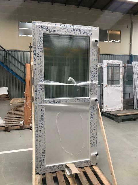 PVC deur 110x210 half glas HR++ 3-punt haakslot  IN STOCK., Doe-het-zelf en Bouw, Deuren en Vliegenramen, Nieuw, Glas, Kunststof