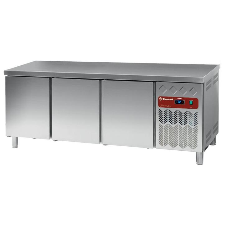 Gekoelde werktafel, geventileerd, 3 deuren EN 600x400 (550L), Zakelijke goederen, Horeca | Keukenapparatuur, Koelen en Vriezen