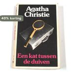 Een kat tussen de duiven 9789021826912 A. Christie, Boeken, Verzenden, Gelezen, A. Christie