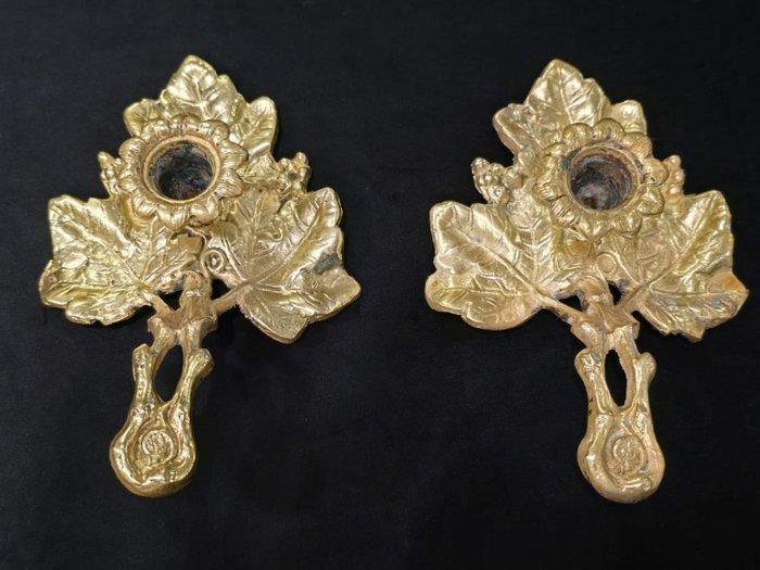 Kaarsenhouder (2) - Verguld brons - Paar bronzen kandelaars, Antiek en Kunst, Antiek | Overige Antiek