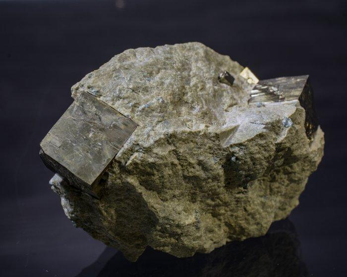 pyriet Kristal - Hoogte: 10 cm - Breedte: 5 cm- 390 g, Verzamelen, Mineralen en Fossielen