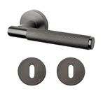 Deurklink Luxor antraciet grijs met sleutelrozet geveerd..., Doe-het-zelf en Bouw, Hang- en Sluitwerk, Ophalen of Verzenden, Nieuw