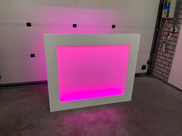 Dj booth inklapbaar / opvouwbaar met led disponible aux enchères