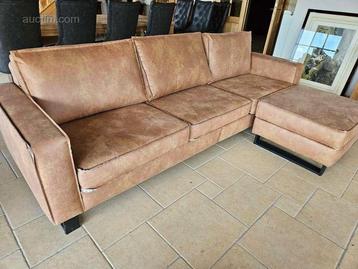vierzits-sofa met hocker beschikbaar voor biedingen