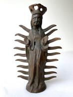 Beeldje - Bronzen Mariabeeld omringd met Zonnestralen, Antiquités & Art, Antiquités | Livres & Manuscrits