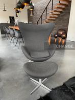 Fritz Hansen EGG Chair + Foot Stool I Zie ook Swan stoelen, Huis en Inrichting, Nieuw, Metaal, Design