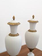 Vaas (2) - Porselein, Legering