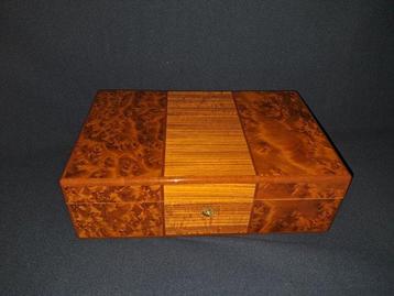 Humidor - RADICA VAVONA EN CEDER