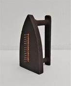 Man Ray (1890-1976) - sculptuur, Cadeau - 17 cm - IJzer, Antiek en Kunst