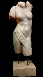 Buste, Nudo femminile stile neoclassico - 107 cm - Marmer