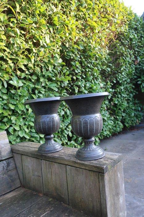 Jardinière (2) - ijzer, Antiek en Kunst, Curiosa en Brocante