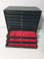 Accessoires. Monetiere in ecopelle nera per 80 posti (Zonder