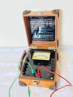 Ampèremètre universel UNIVA 100 des Ateliers Pekly -, Antiquités & Art