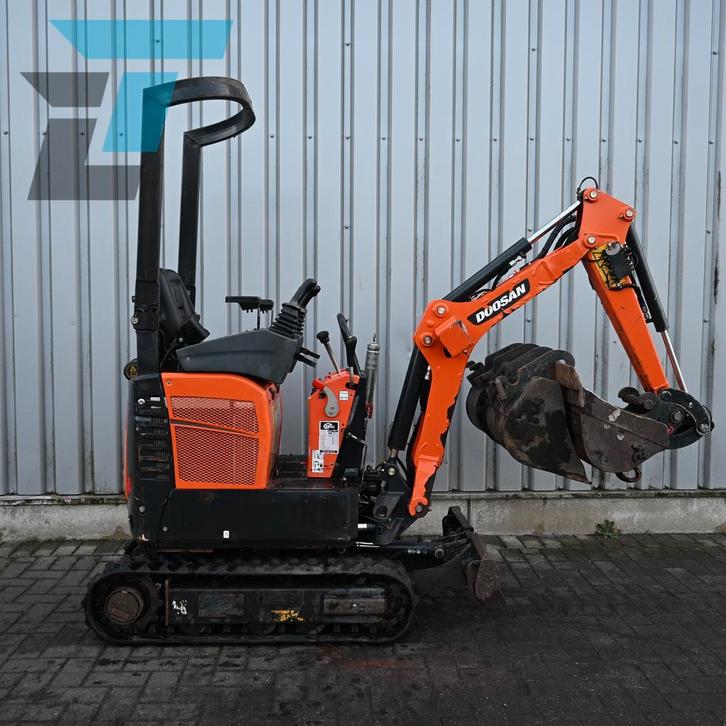 Doosan DX10z (Bobcat) Diesel Minigraver, Articles professionnels, Machines & Construction | Grues & Excavatrices