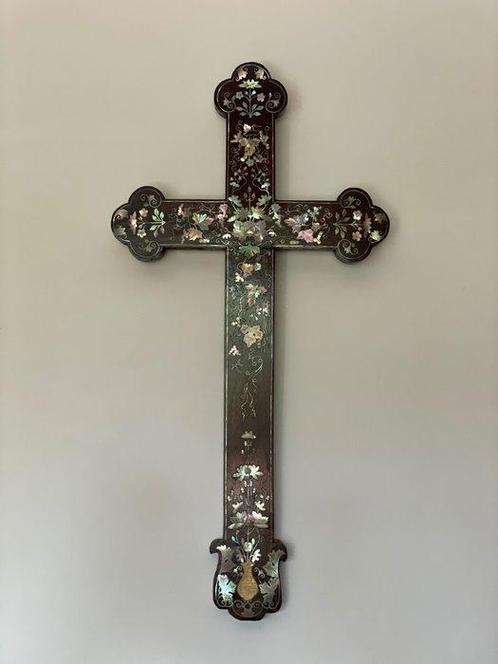 Croix avec incrustations de nacre - Empire - Bois,, Antiquités & Art, Antiquités | Livres & Manuscrits