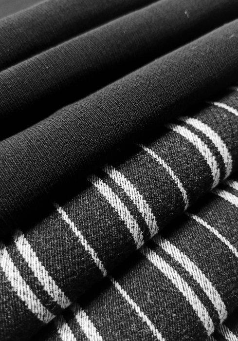 A291 - 470 x 145 cm - Due splendidi tessuti in lana, di, Antiek en Kunst, Antiek | Tapijten, Tafelkleden en Textiel