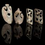 Oud-Romeins Verzameling van vier bronzen Pelta-vormige