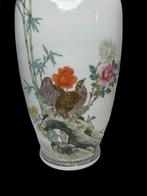 Balustervaas van porselein - famille rose - China - 20e eeuw, Antiquités & Art