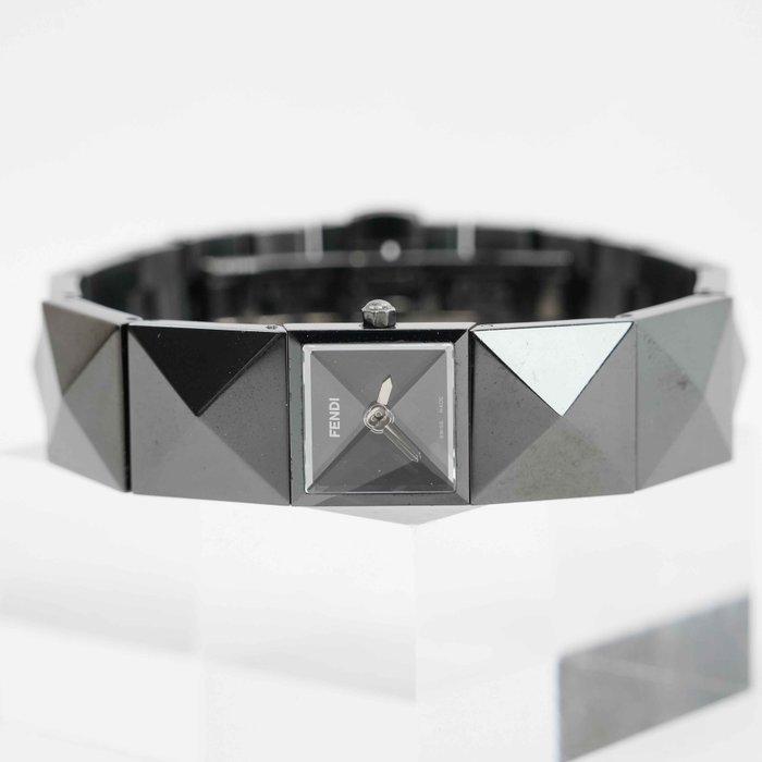 Fendi - Orologi Black Pyramid Studded Bracelet Watch –, Handtassen en Accessoires, Horloges | Heren