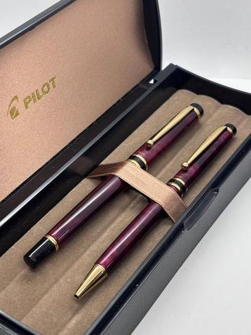 Pilot - Grance (Marble Black & Red) - 14K gold nib (FM)