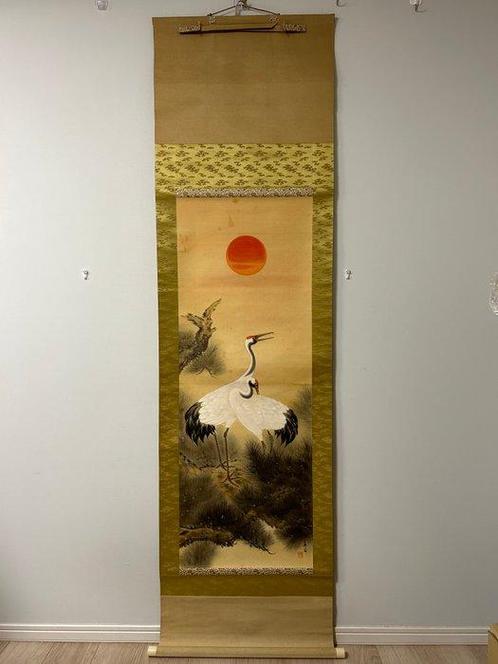 Soleil levant, grues et pin - Soie - Signed and sealed Hsh, Antiek en Kunst, Antiek | Overige Antiek