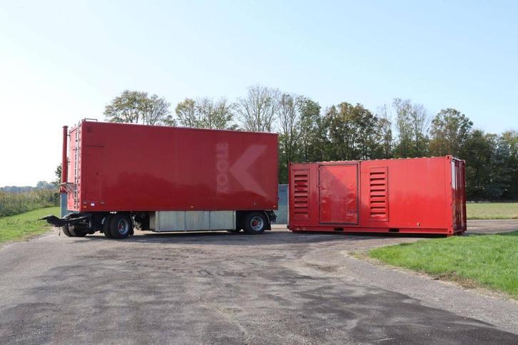 Veiling: Gesloten oplegger NETAM-FRUEHAUF ANCR 20-110A 1992, Auto's, Vrachtwagens, Ophalen