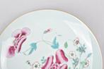 Bord - A VERY FINE AND EARLY CHINESE FAMILLE ROSE DISH., Antiek en Kunst