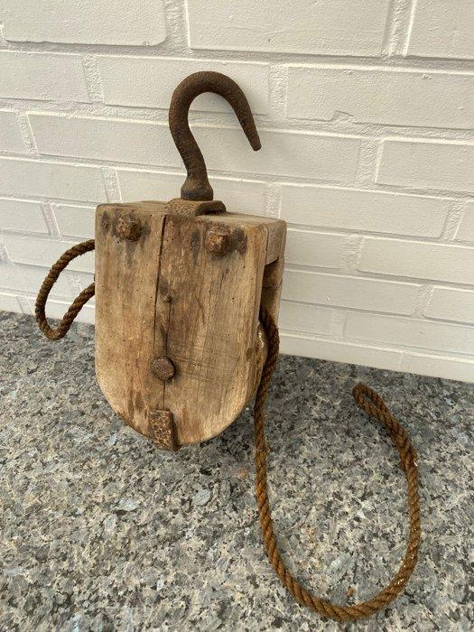 Maritieme objecten - Hout, IJzer- Oude katrol/ takel, Antiek en Kunst, Curiosa en Brocante