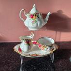 Royal Albert - theepot, roomstel, zes kop en schotels,, Antiek en Kunst