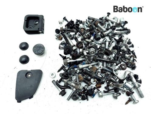 Boulons et écrous Suzuki UX 150 Sixteen (UX150), Motoren, Onderdelen | Suzuki, Verzenden