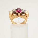 Art Deco Robijn + Diamanten(0.38 ct) - Ring - 18 karaat