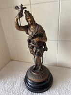 Beeld, Historische beeld met vogel in hand - 40 cm - Hout,, Antiek en Kunst