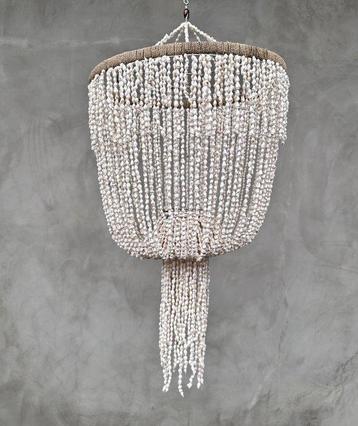 NO RESERVE PRICE - SL07 - Stunning Shell Chandelier -