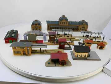 Schaal H0 SET Station baden - perrons - diverse items..., Ophalen of Verzenden, Brug, Tunnel of Gebouw