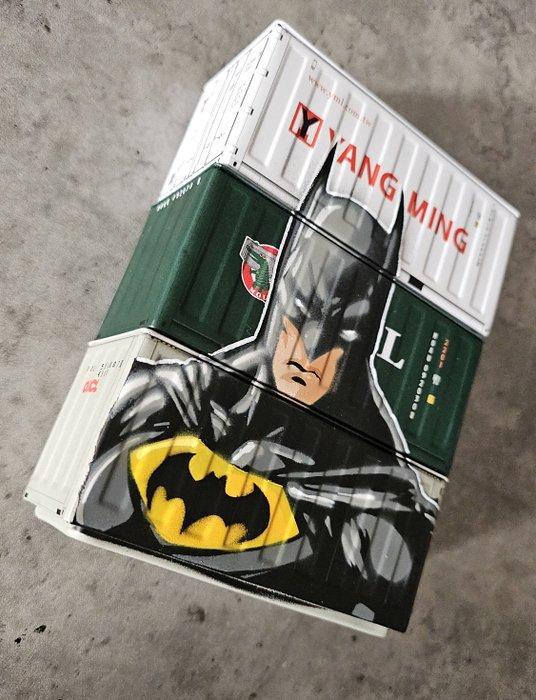 Jinks Kunst - BATMAN / CONTAINER / UNIQUE PIECE, Antiek en Kunst, Kunst | Designobjecten