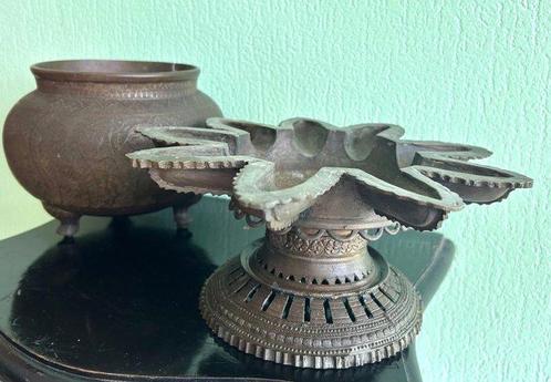 pot en olielamp - Indonesië  (Zonder Minimumprijs), Antiek en Kunst, Kunst | Niet-Westerse kunst