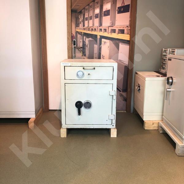 Gebruikte inbraakwerende afstortkluis Lubeck, Huis en Inrichting, Brandblussers en Brandkasten, Gebruikt, Verzenden