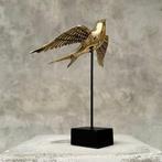 Sculpture, NO RESERVE PRICE - Swallow On Stand Fly Up - 23