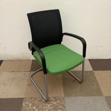 Tweedehands vergaderstoel Ahrend, groene/zwarte stoffering -