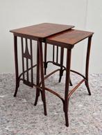 Set van 2 inschuifbare Bijzettafels - Gelabeld: Jacob &, Antiek en Kunst