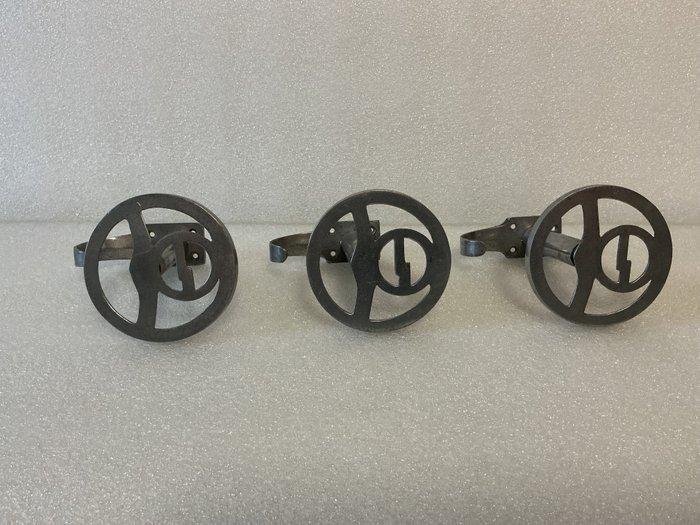 Set kapstokhaken - Aluminium - Set van drie kapstokken, Antiek en Kunst, Kunst | Designobjecten