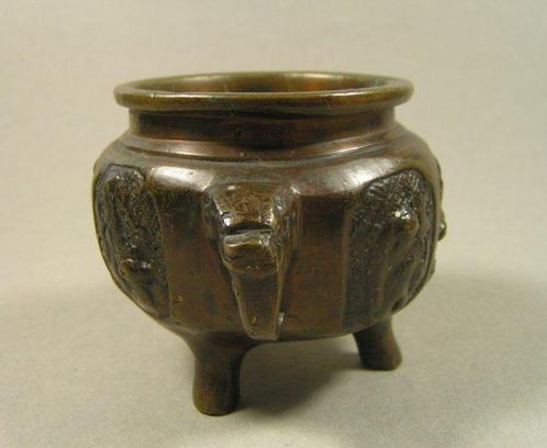 Wierookbrander - Gepatineerd brons - Bronzen driepootschotel, Antiek en Kunst, Antiek | Overige Antiek