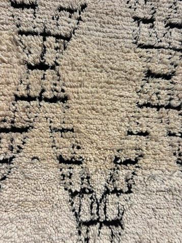 Vintage Moroccan Runner Rug – 105 x 300 cm – Hand-knotted
