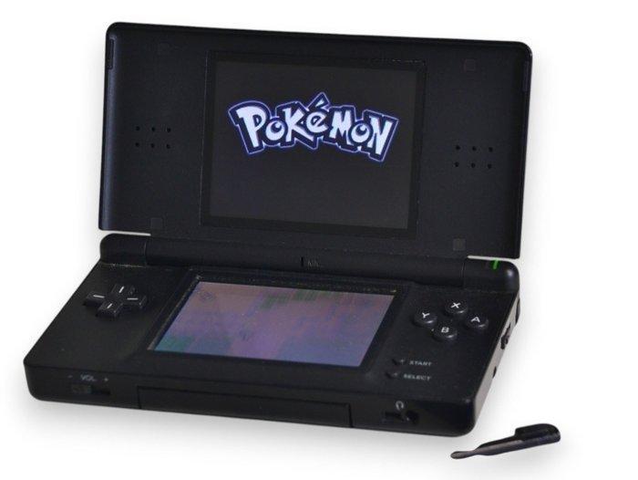 Nintendo - DS lite - with Pokemon Diamond - Videogameconsole, Games en Spelcomputers, Spelcomputers | Overige Accessoires