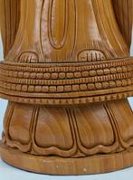 Beeld, Statue, Mooi handgemaakt standbeeld Boeddha staand op