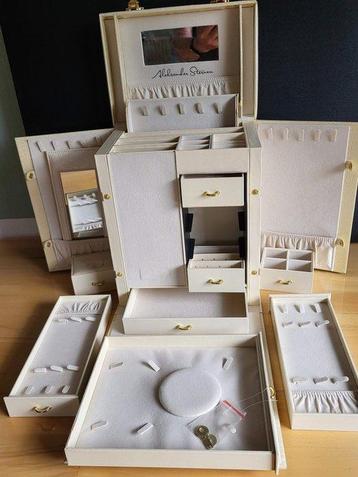 Aleksander Sternen - Boîte à bijoux - Similicuir - coffret à beschikbaar voor biedingen