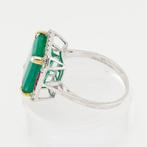 Ring - 14 karaat Witgoud - 4.36ct. tw. Smaragd - Robijn -, Nieuw