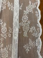 Exclusieve tule-stof, volledig bewerkt met