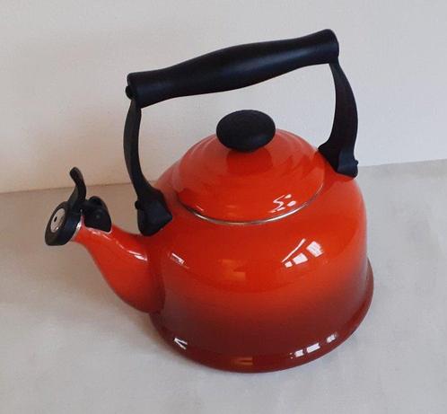 Le Creuset - Theepot - Tradition Kersenrood 2.1 Liter -, Antiek en Kunst, Antiek | Keukengerei